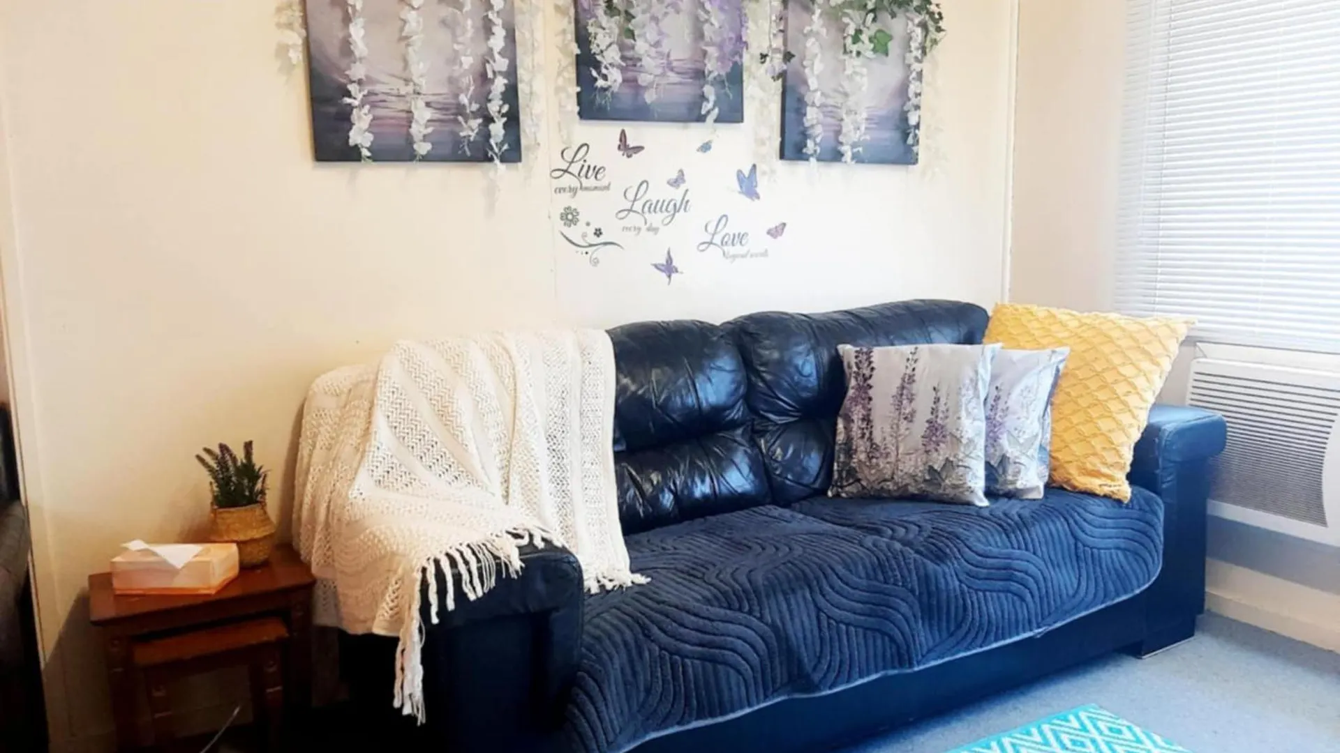 Oakwood House - Entire House Rental - 4 Bedrooms With Netflix And Wifi Tambo 0*,